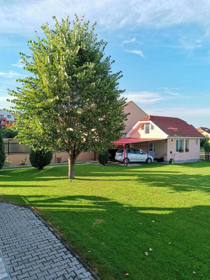Casuta Cu Tei Oradea Exterior foto