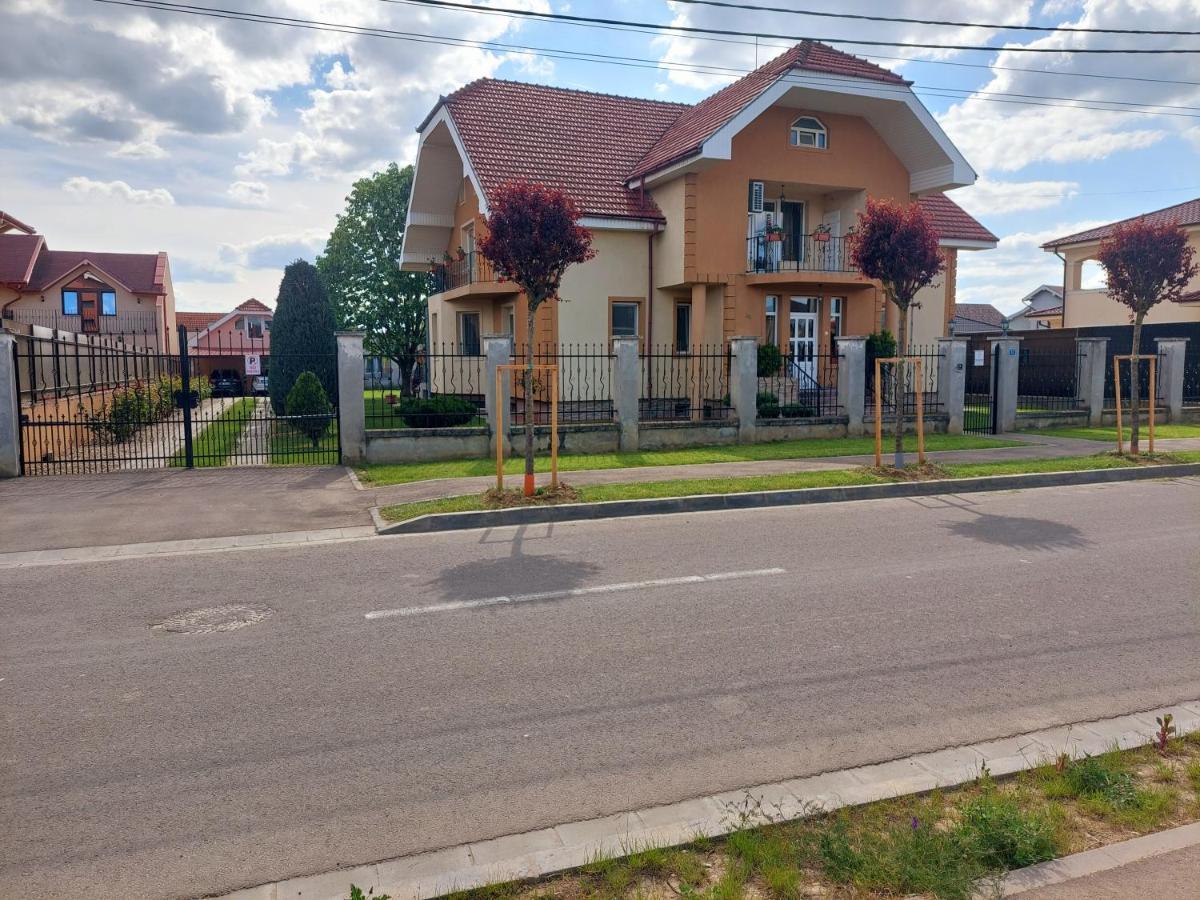 Casuta Cu Tei Oradea Exterior foto
